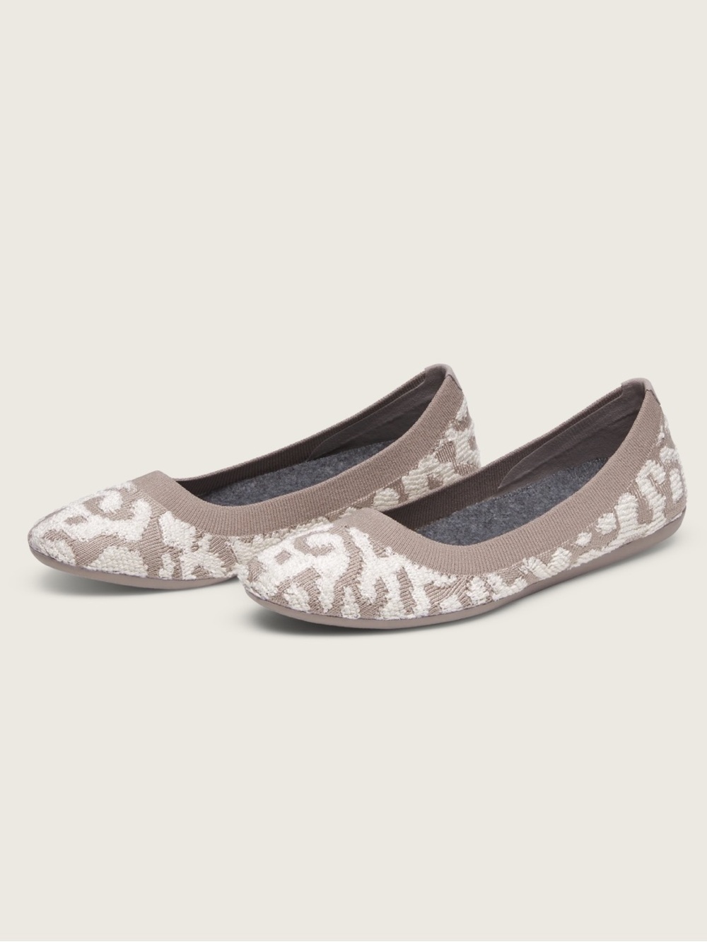 allbirds Women's Breezer Terry Mushroom/Warm White Flats Size: 8 NIB NEW IN BOX